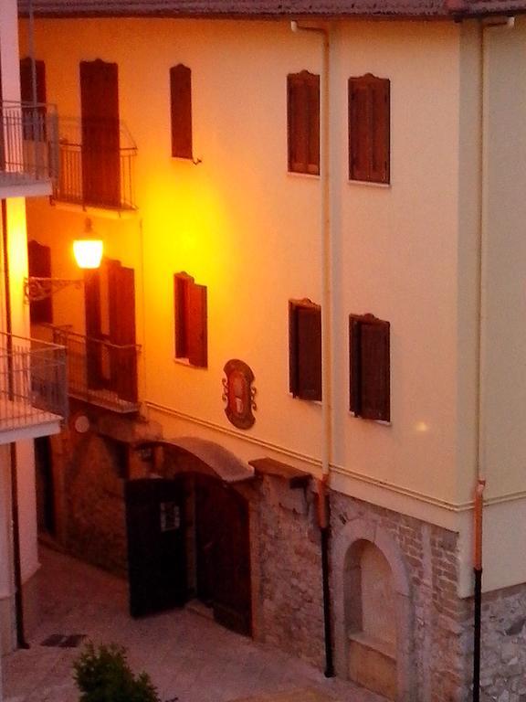 Hotel L'Antipapa Fondi Exterior foto