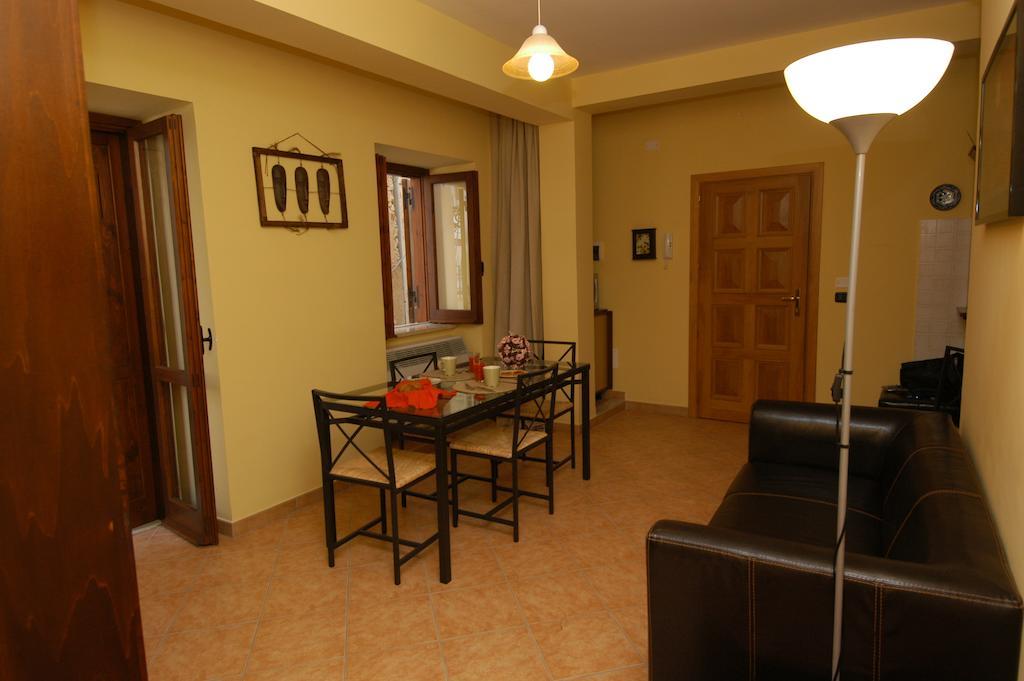Hotel L'Antipapa Fondi Exterior foto