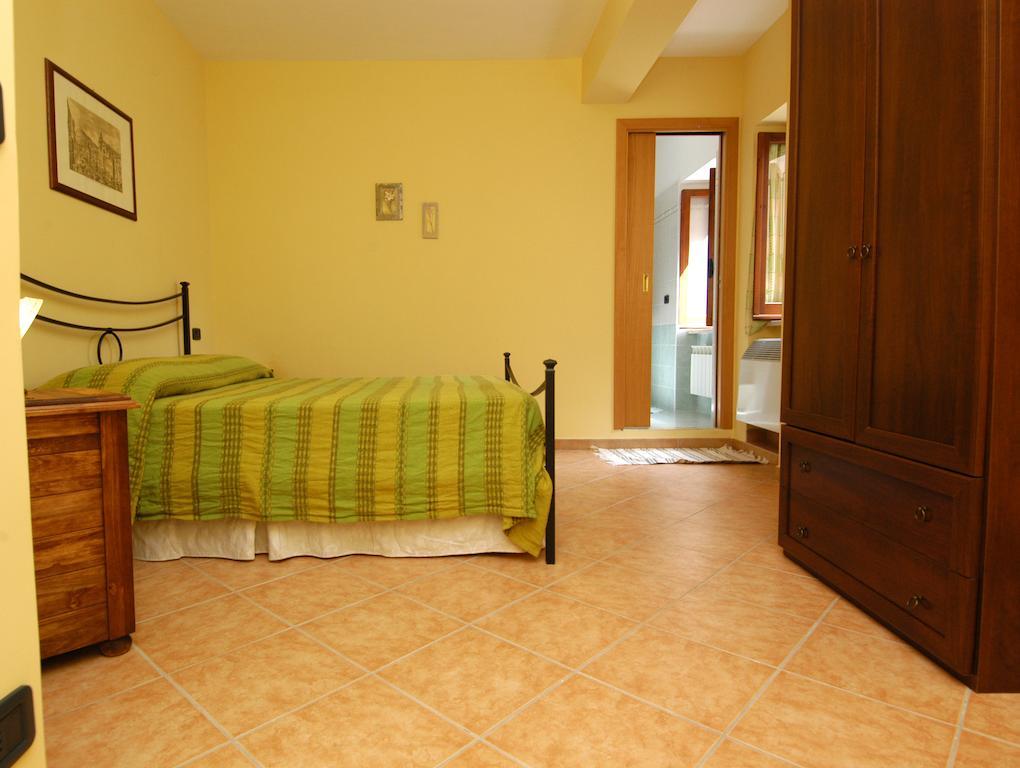 Hotel L'Antipapa Fondi Zimmer foto